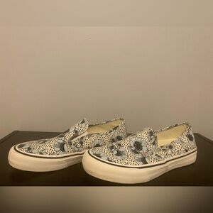 Floral Vans 🩵